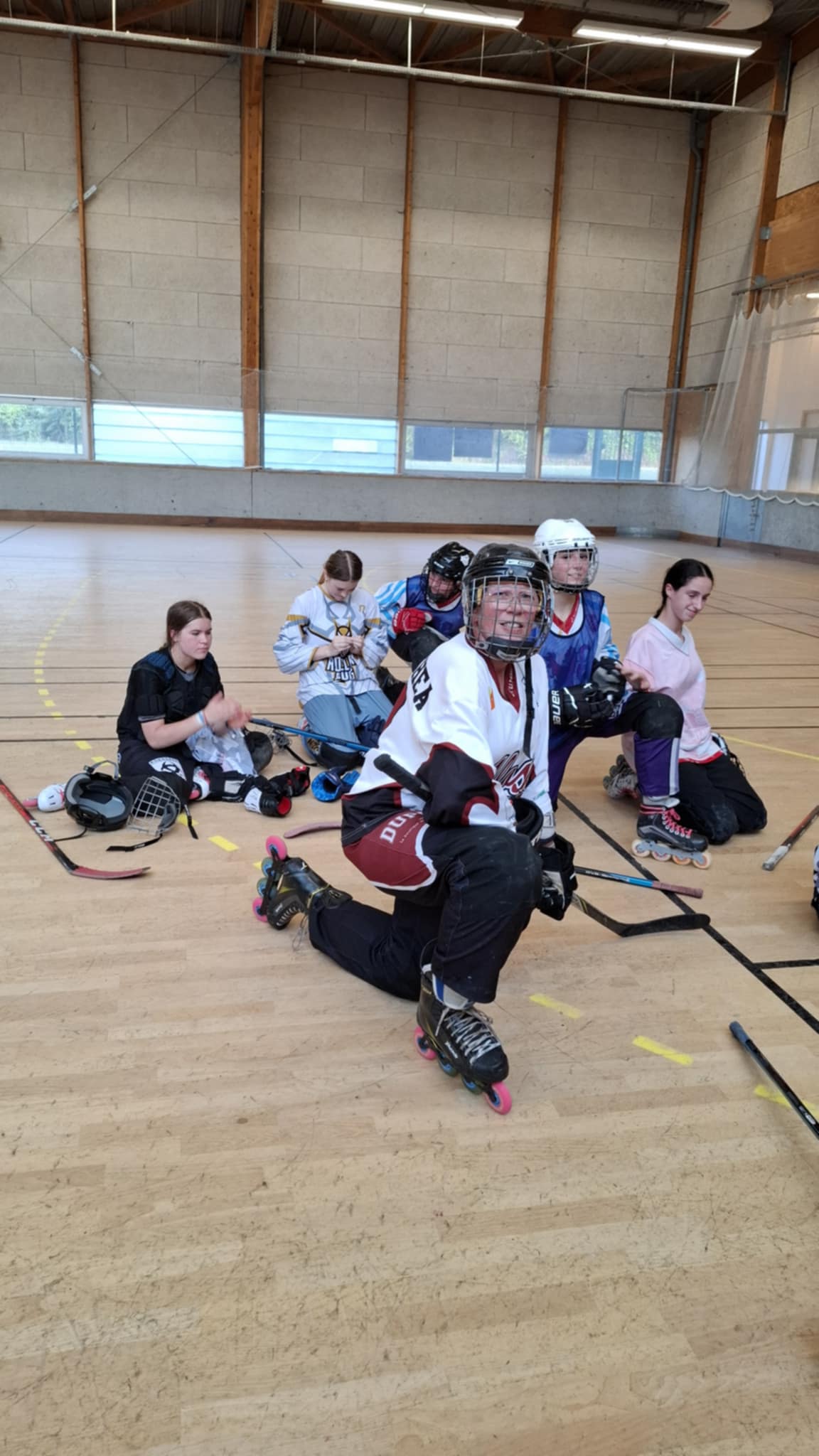 Entraînement féminin roller hockey