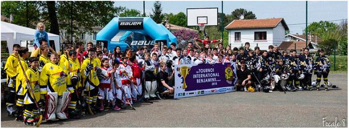 Tous les enfants participants au tournoi, pour la traditionnelle photo de groupe.